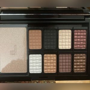 Doucce Freematic Eyeshadow & Highlighter Palette
